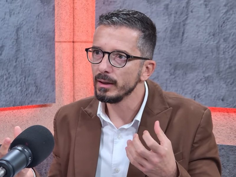 Story xoris filtro 23 Dec 2025 - Savvas Trichas